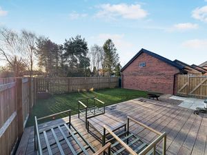 Photo 16- click for photo gallery